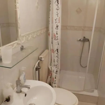 Gazde/Camere de închiriat Feher Hinto Mişcolţ